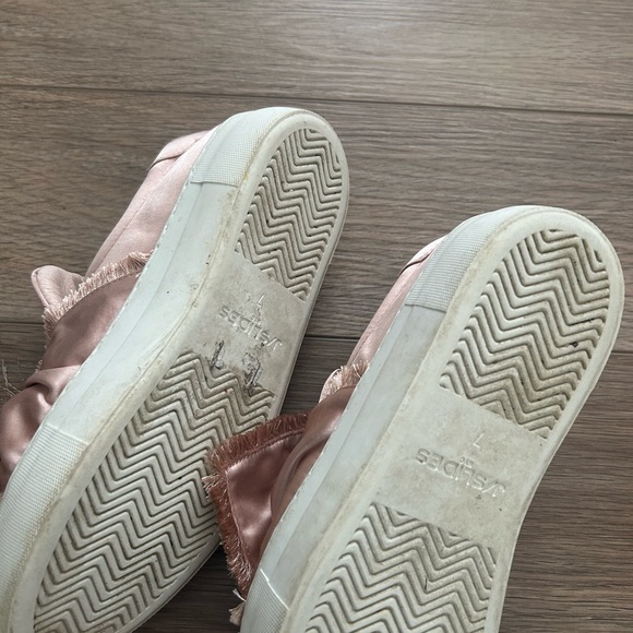 Spring fashion sneakers - Picture 4 of 5